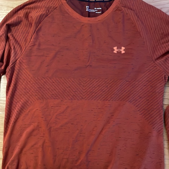 Under Armor Running Shirt - Picture 3 of 5